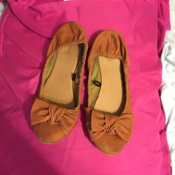 Multiple pairs of shoes size 6/7- $6 all or 2ea - Picture 7 of 8